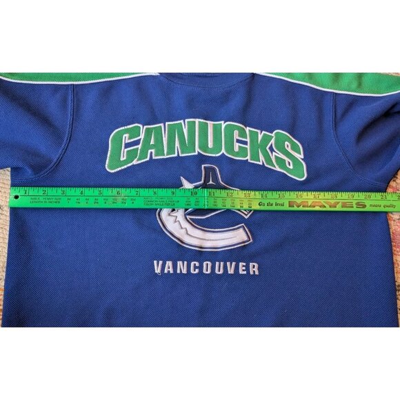 Vancouver Canucks Youth XL (18) Lightweight Mesh Jersey – Official NHL Licensed - Picture 8 of 9
